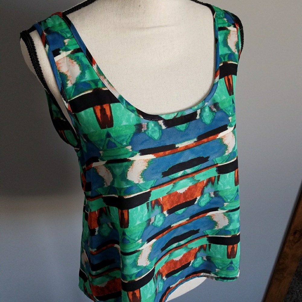 Abstract Tank - Picture 4 of 8